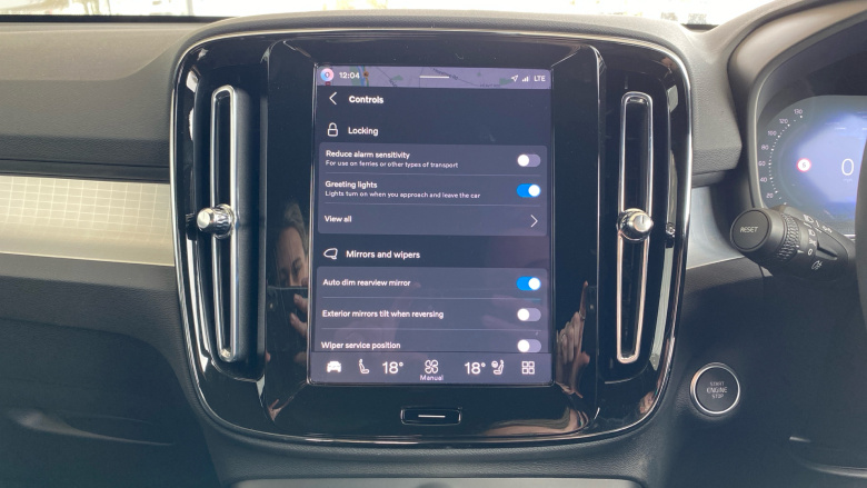 Volvo XC40 2.0 B4P Plus Dark 5dr Auto Petrol Estate